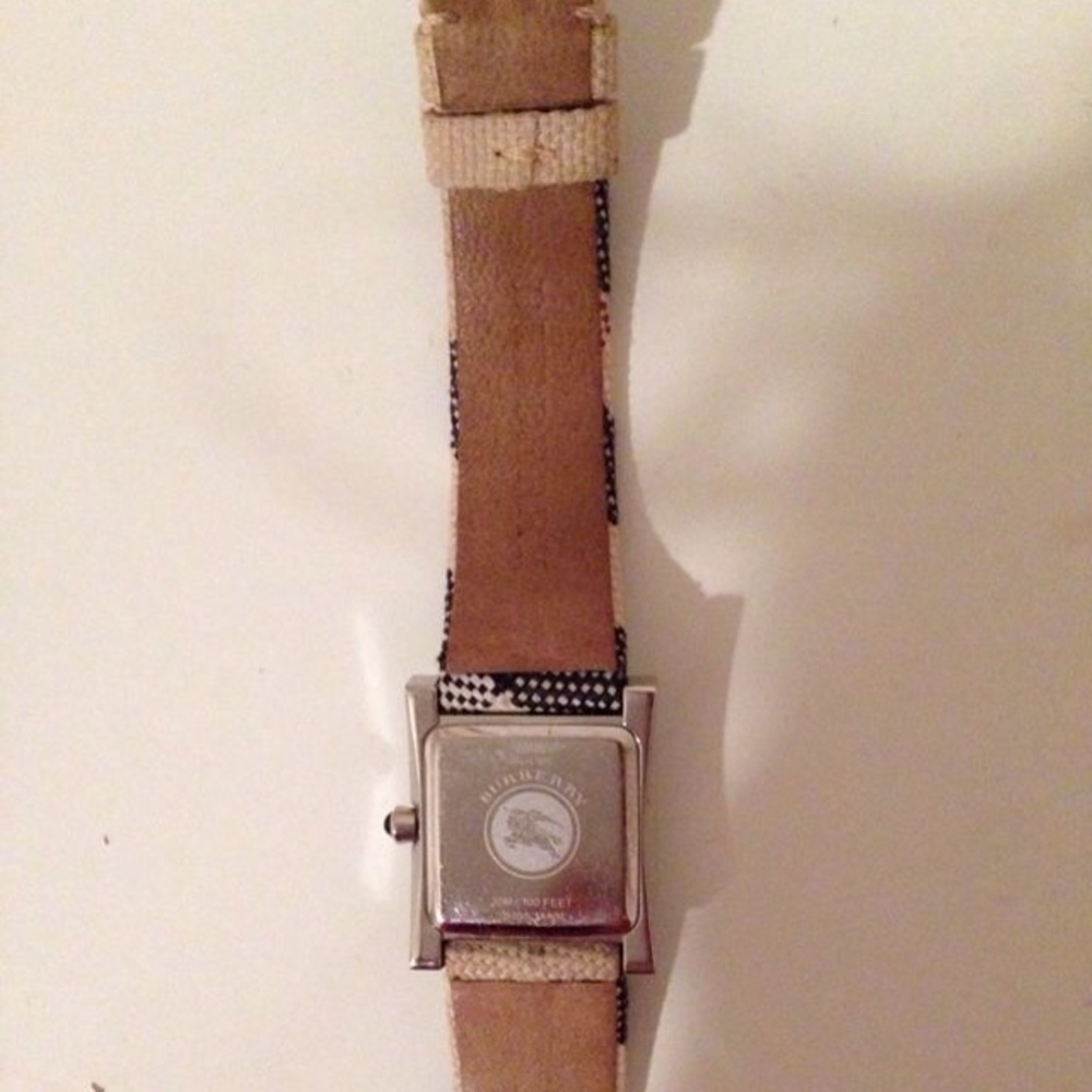 burberry women watch - Picture 3 of 4